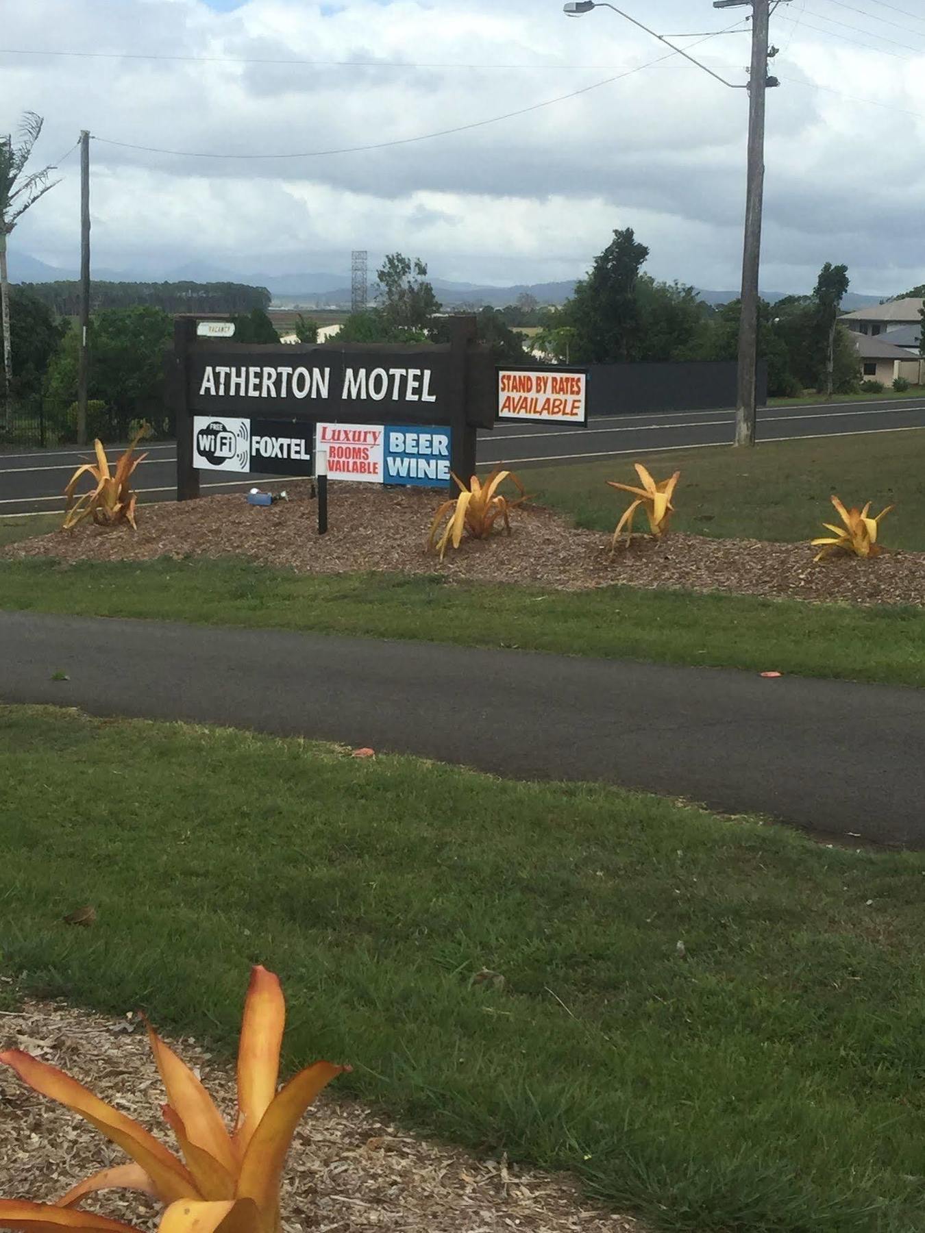 Atherton Motel Exterior photo
